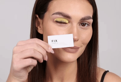 Model applying Step 2 - Fix on lashes